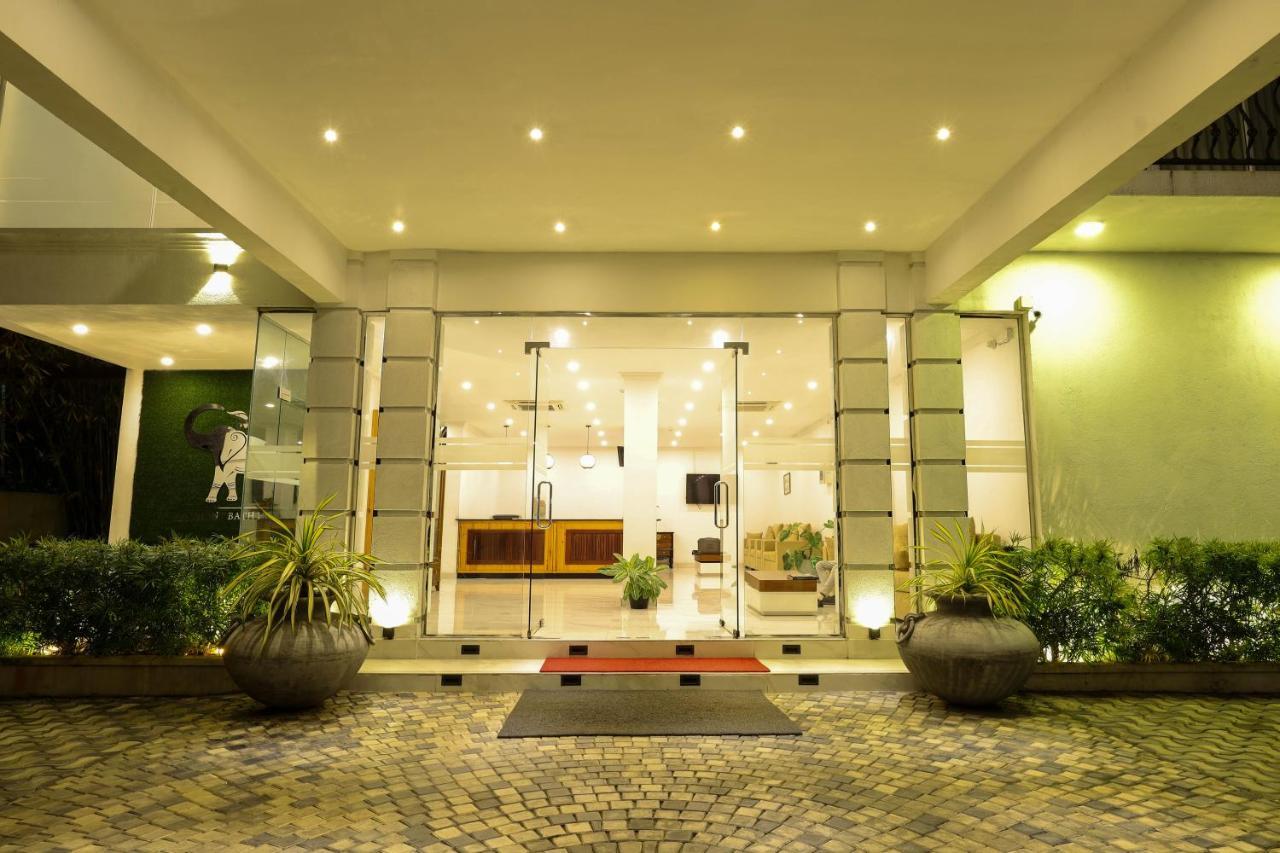Hotel Ganthera Kandy Extérieur photo