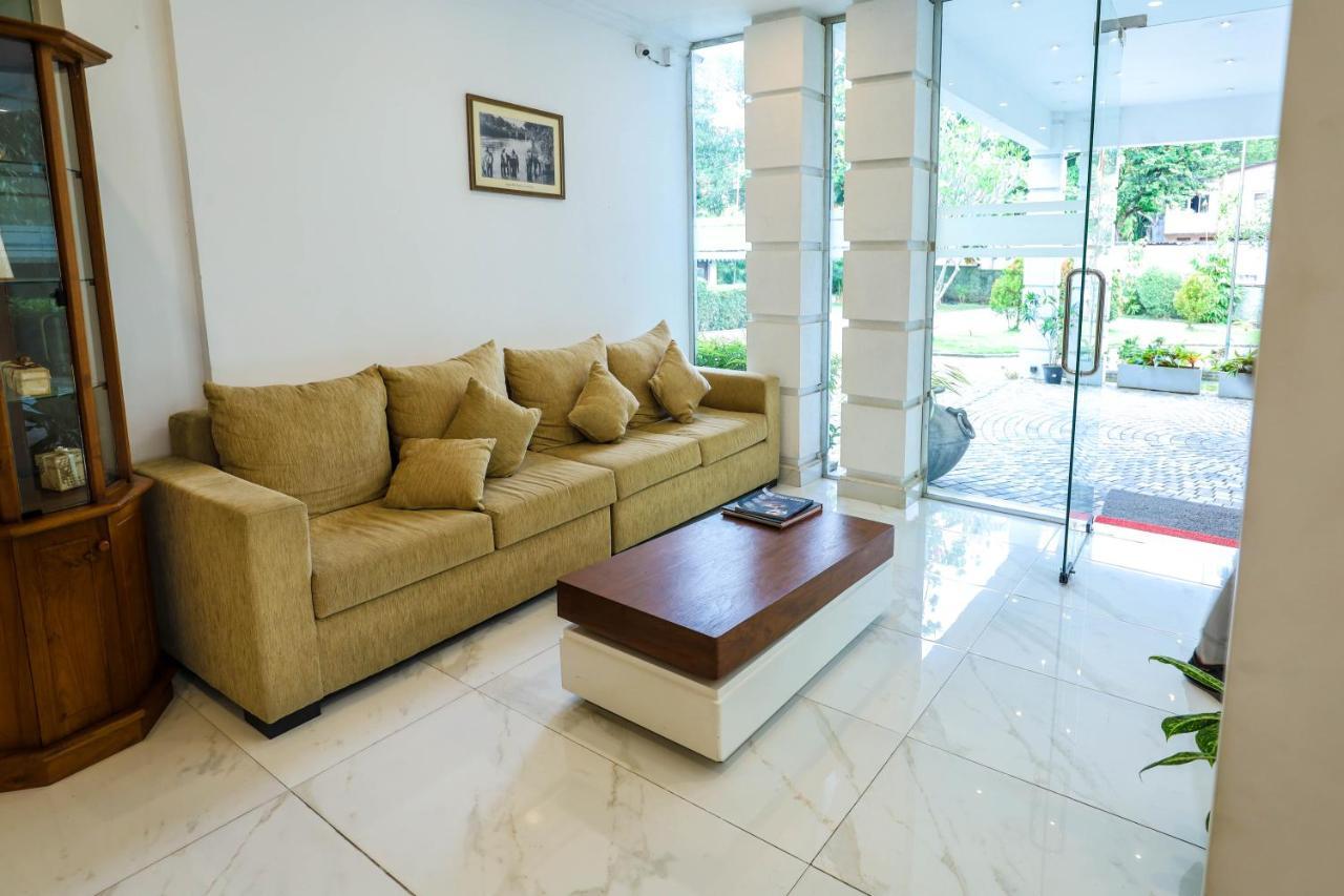Hotel Ganthera Kandy Extérieur photo